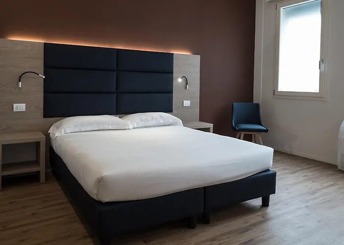 Letto A Castello Oda ve Kahvaltı Ferrara